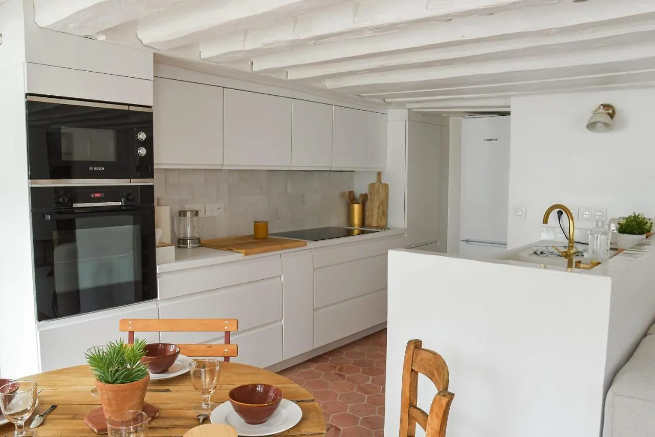 Exceptional Apartment In The Heart Of Paris - Welkeys France