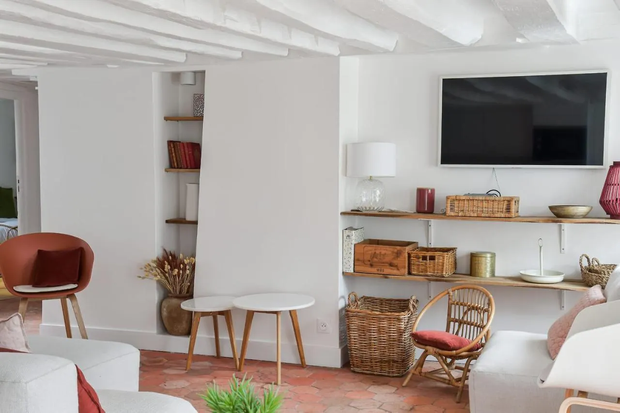 Exceptional Apartment In The Heart Of Paris - Welkeys