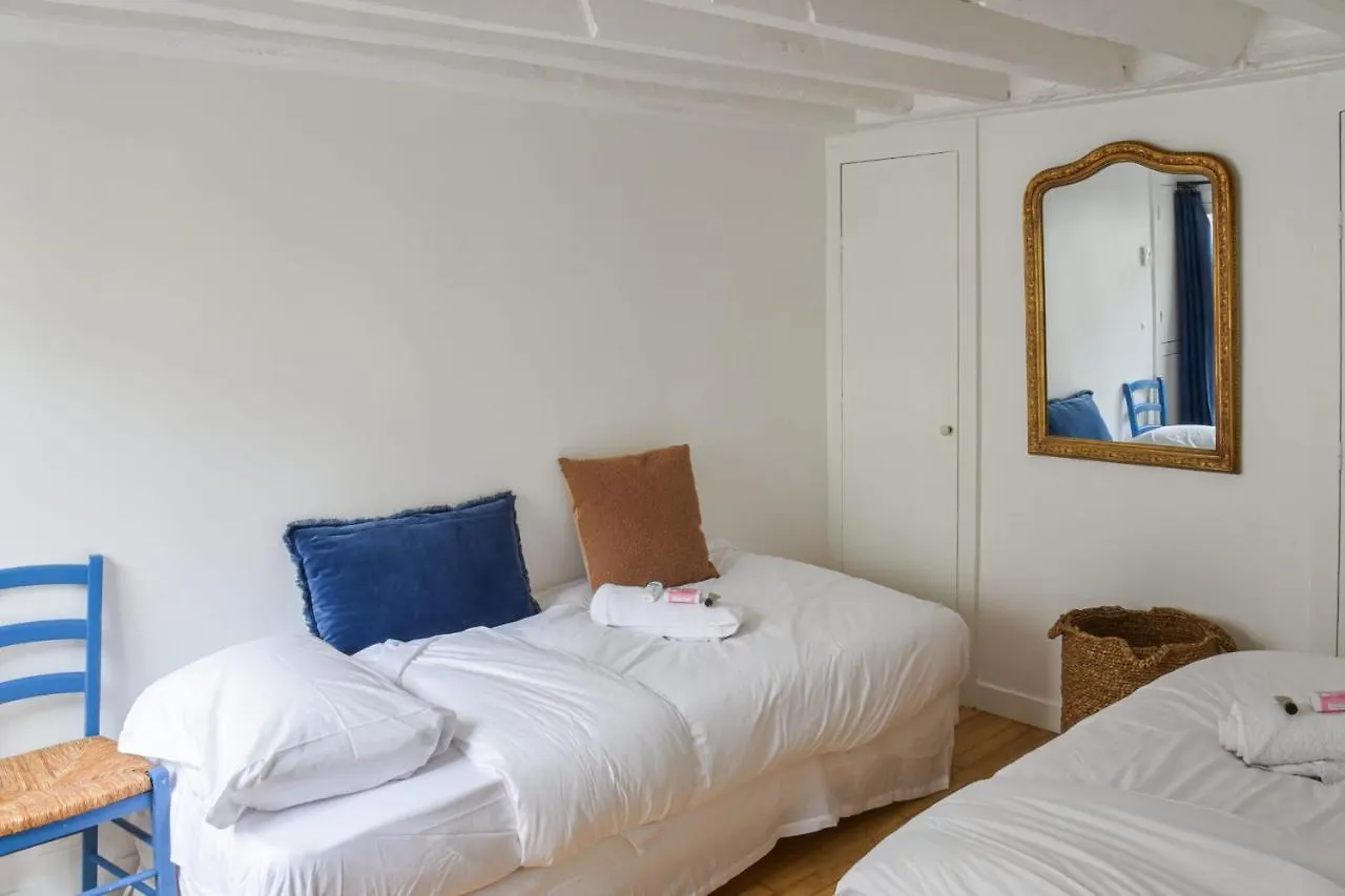 Exceptional Apartment In The Heart Of Paris - Welkeys France